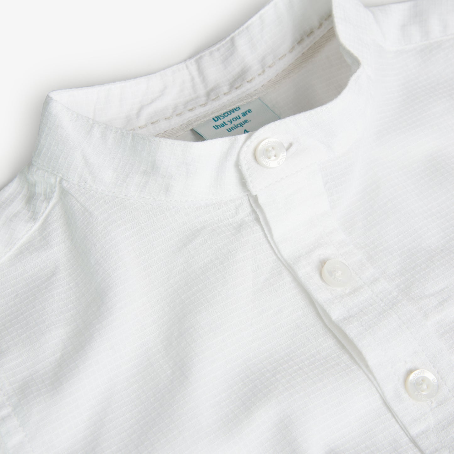 Camicia bianca in cotone tessuto a fantasia collo Mao