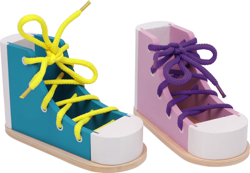 Scarpe colorate da allacciare