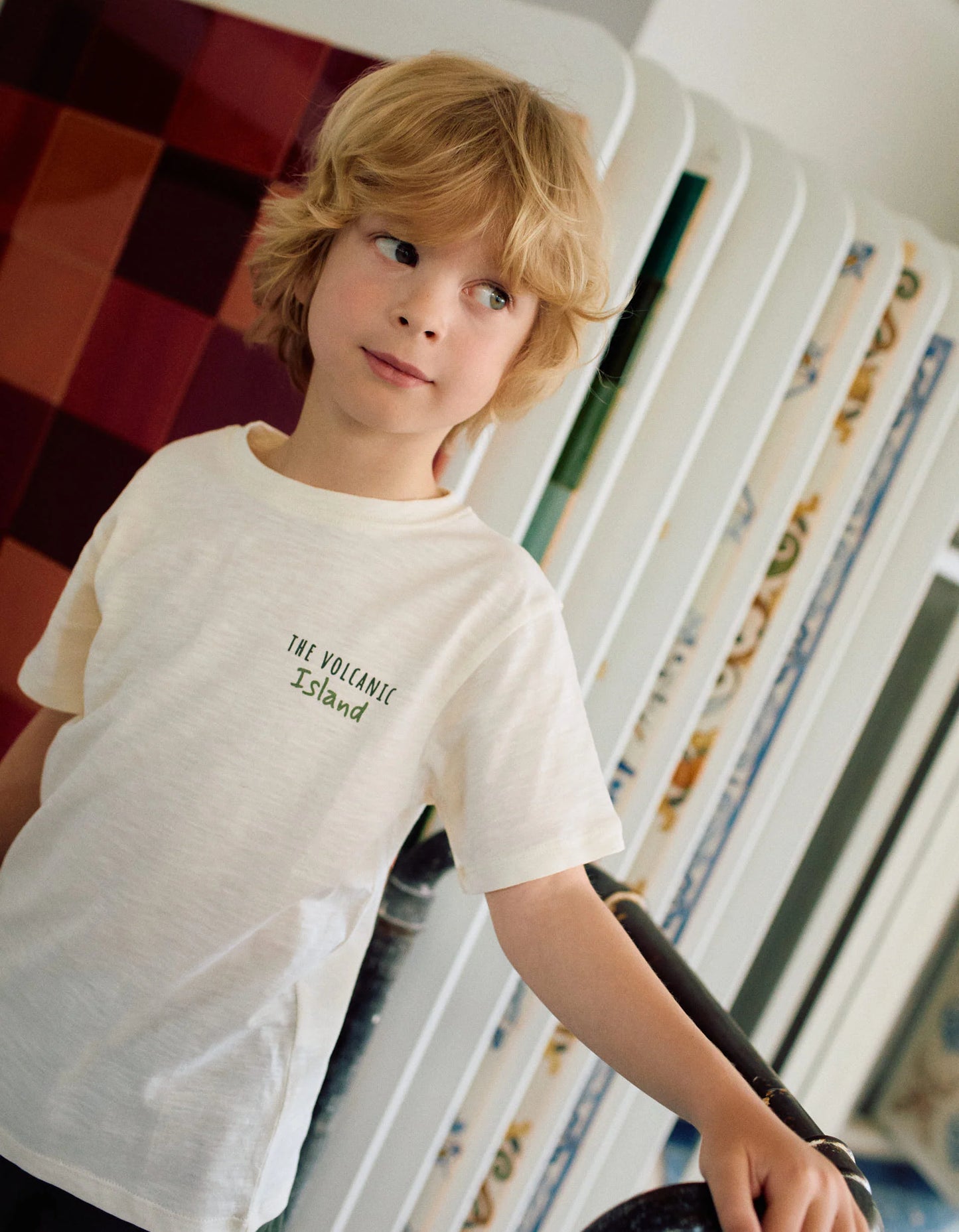 T-shirt in cotone con stampa Lanzarote per ragazzi, beige chiaro