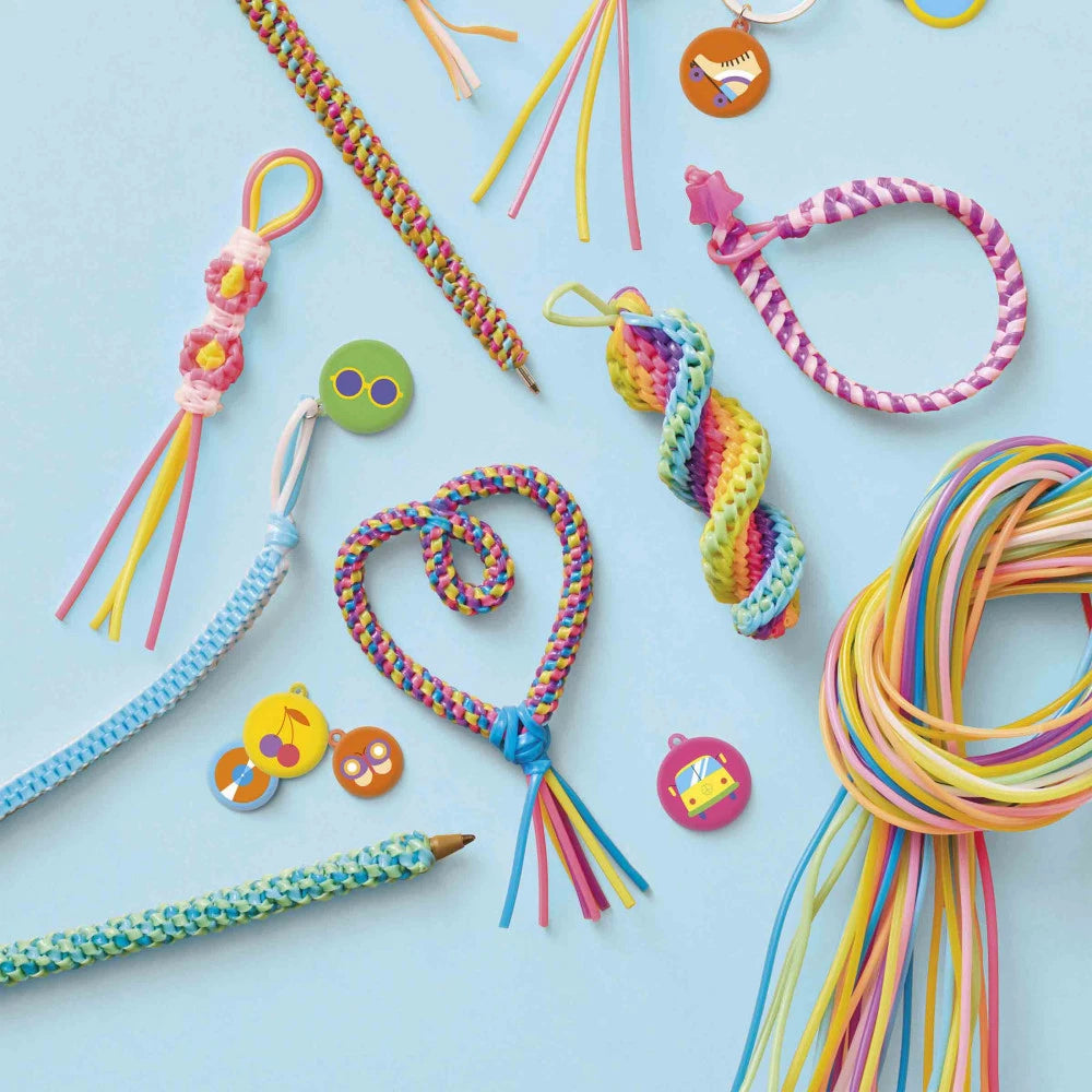 Pace e amore Scoubidous per creare